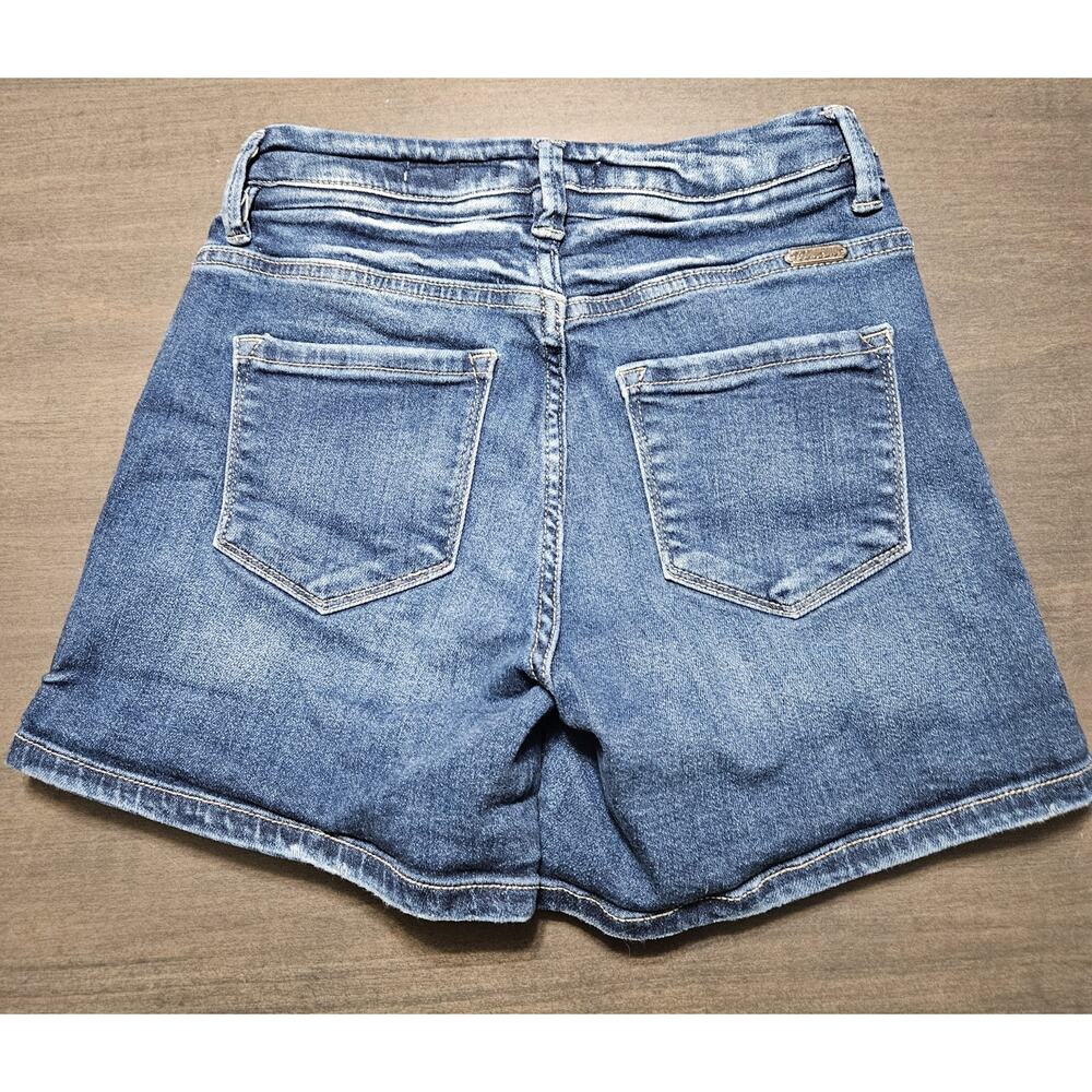 KanCan Signature Shorts Women’s Sz 25 Kurvy Mid Rise Denim Blue Stretch Casual - Picture 2 of 7